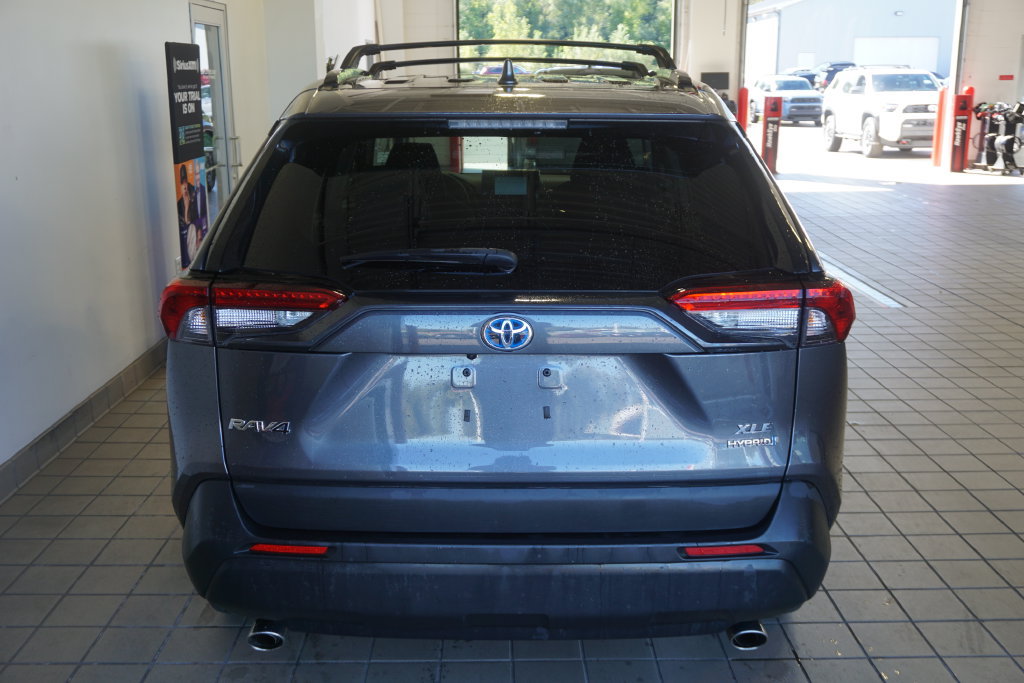 Used 2022 Toyota RAV4 XLE w/ Convenience Package AWD/4WD image 15