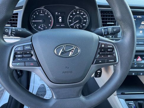 Used 2018 Hyundai Elantra SEL image 10