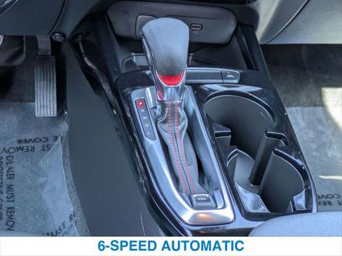 Used 2024 Chevrolet Trax RS w/ Sunroof Package image 19