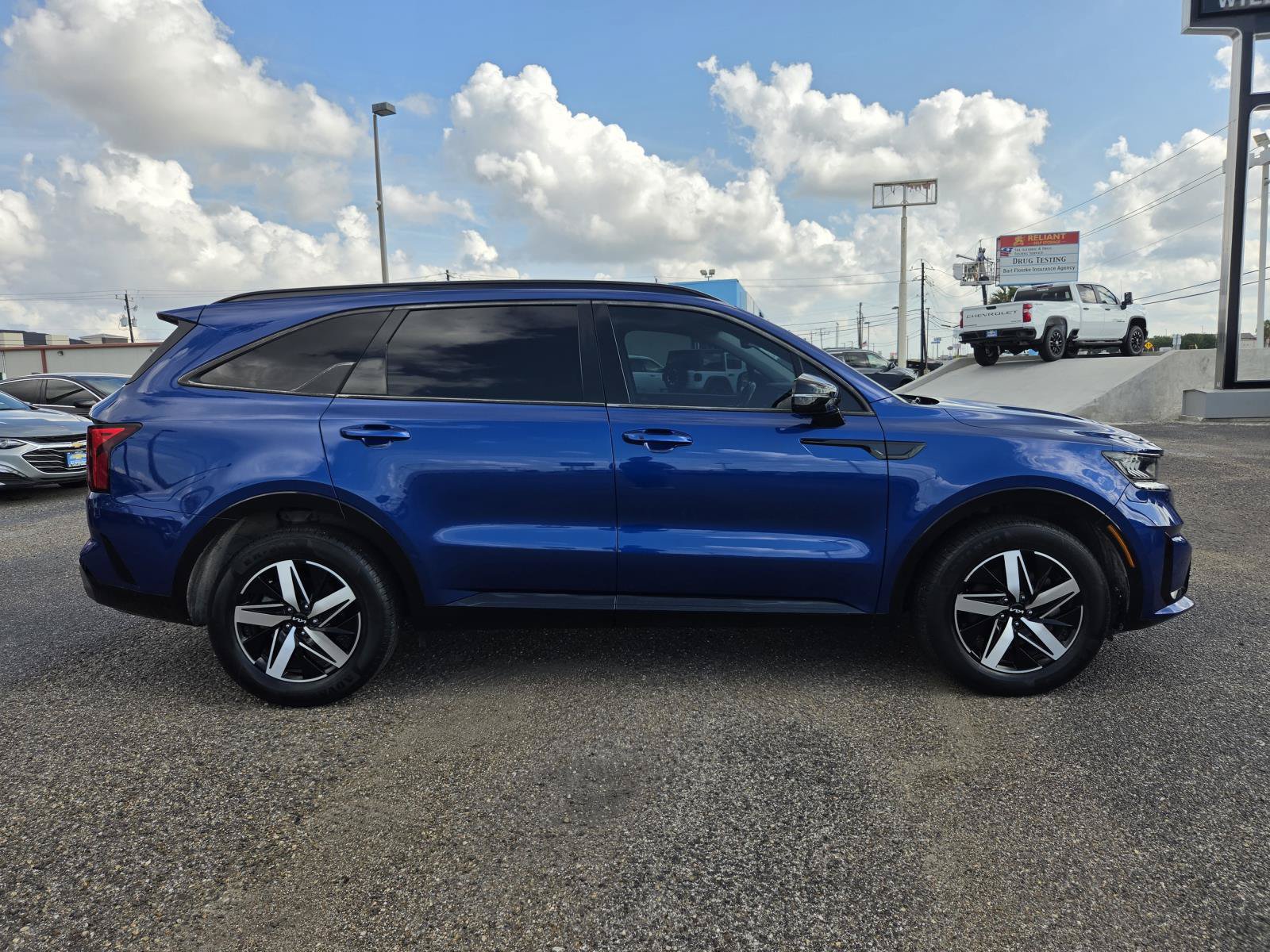 Used 2023 Kia Sorento EX w/ Panoramic Sunroof Package FWD image 6