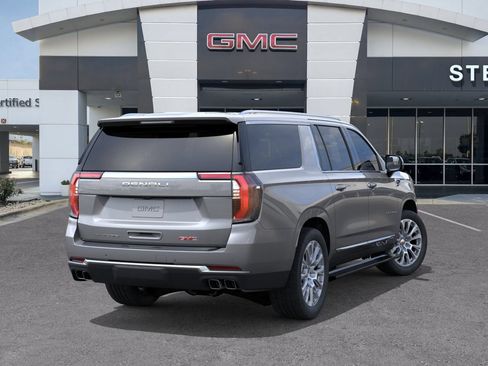 New 2026 GMC Yukon XL Denali w/ Denali Reserve Package AWD/4WD image 4