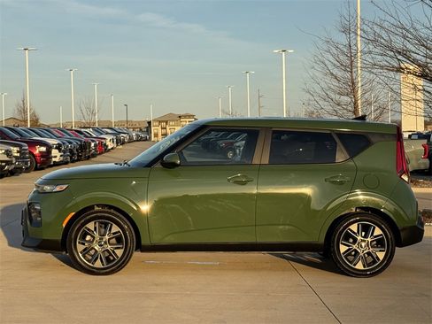 Used 2021 Kia Soul EX image 3