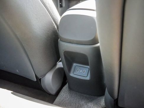 Used 2025 Hyundai Elantra Sport FWD image 40