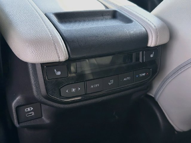 Used 2024 Toyota Grand Highlander AWD Hybrid image 20