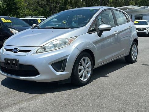 Used 2012 Ford Fiesta SE FWD image 2