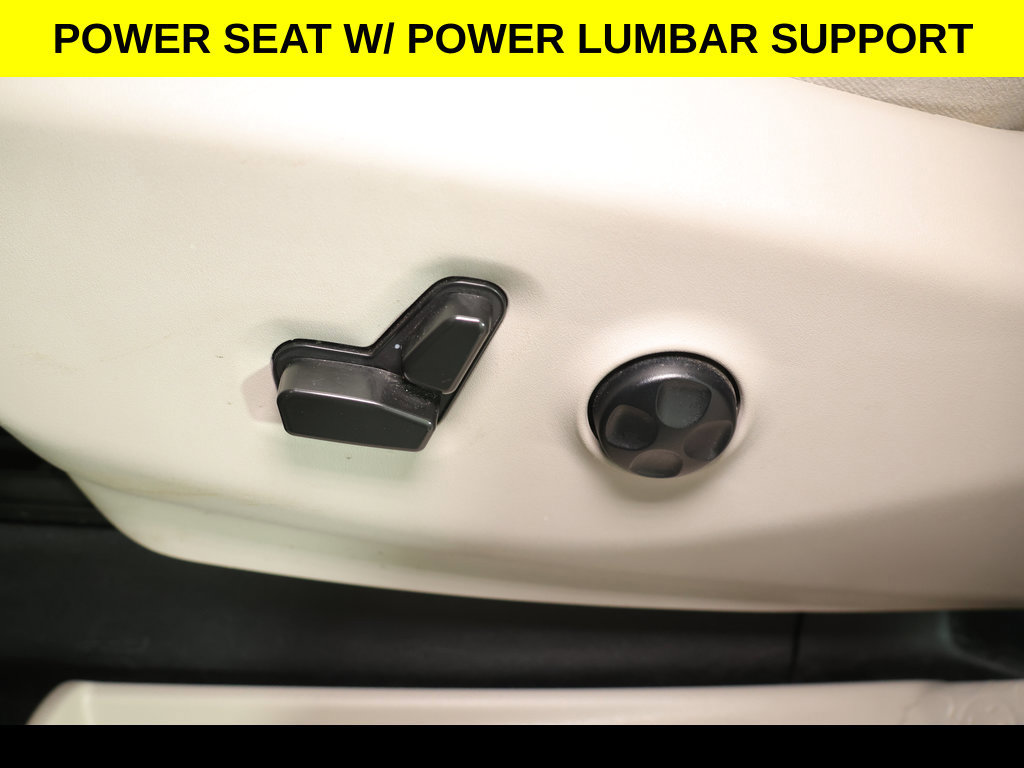 Used 2021 Chrysler Pacifica Touring-L FWD image 4