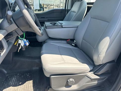 New 2025 Ford F350 XL w/ XL Chrome Package image 18