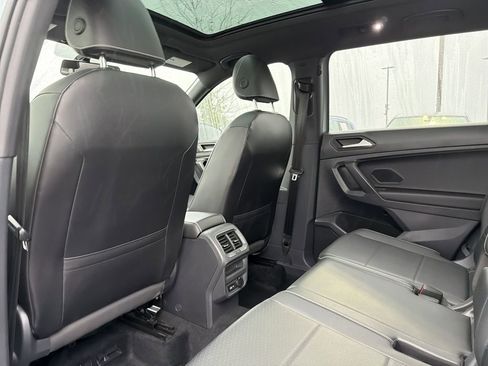 Used 2021 Volkswagen Tiguan SE R-Line FWD image 12