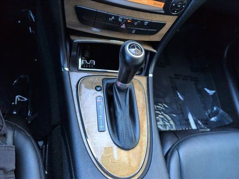 Used 2009 Mercedes-Benz E 350 Sedan image 12