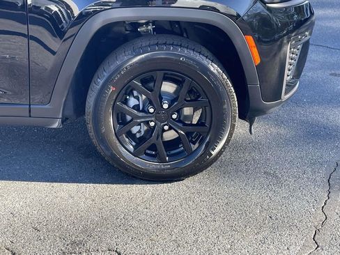 New 2026 Jeep Grand Cherokee Altitude AWD/4WD image 13