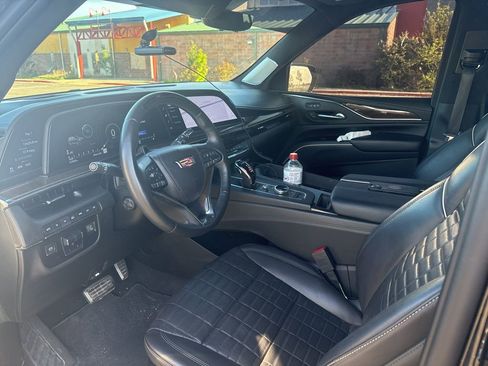 Used 2023 Cadillac Escalade Sport Platinum image 10