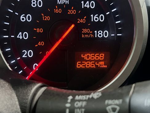 Used 2020 Nissan 370Z Coupe RWD image 8