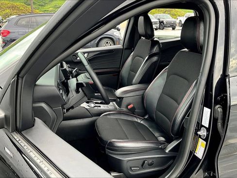 Used 2025 Ford Escape ST-Line Select AWD/4WD image 27