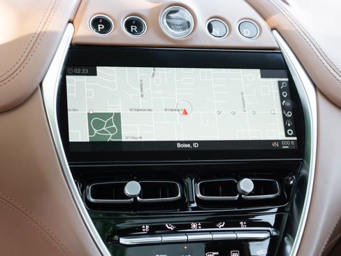 Used 2021 Aston Martin DBX AWD/4WD image 22