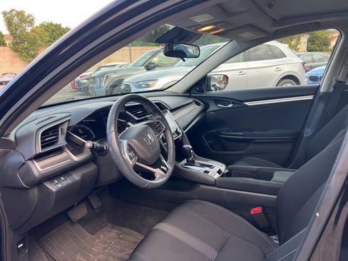 Used 2019 Honda Civic EX image 9