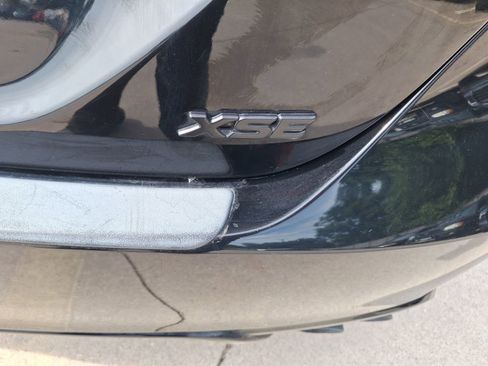 Used 2022 Toyota Camry XSE FWD image 12