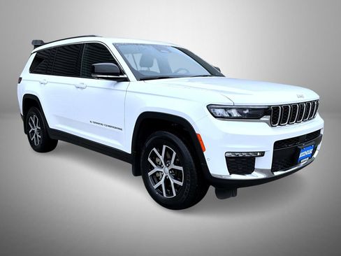 Used 2024 Jeep Grand Cherokee L Limited w/ Luxury Tech Group II image 3