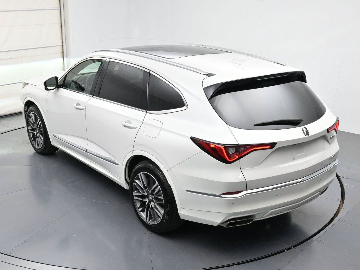 Certified 2025 Acura MDX w/ Advance Package AWD/4WD image 13