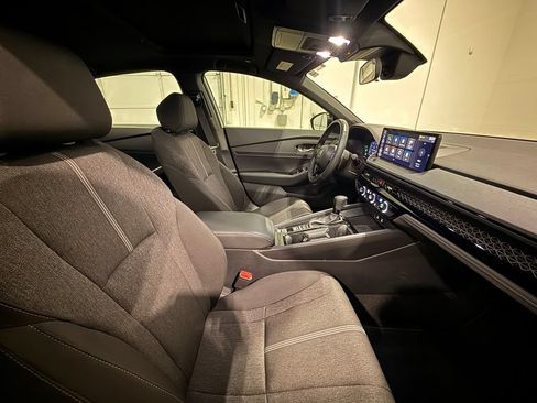 Used 2024 Honda Accord Sport image 32