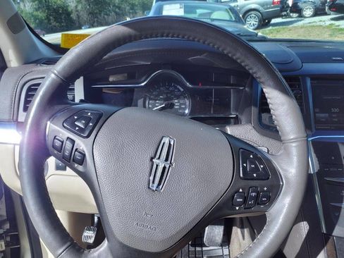 Used 2013 Lincoln MKS AWD image 20