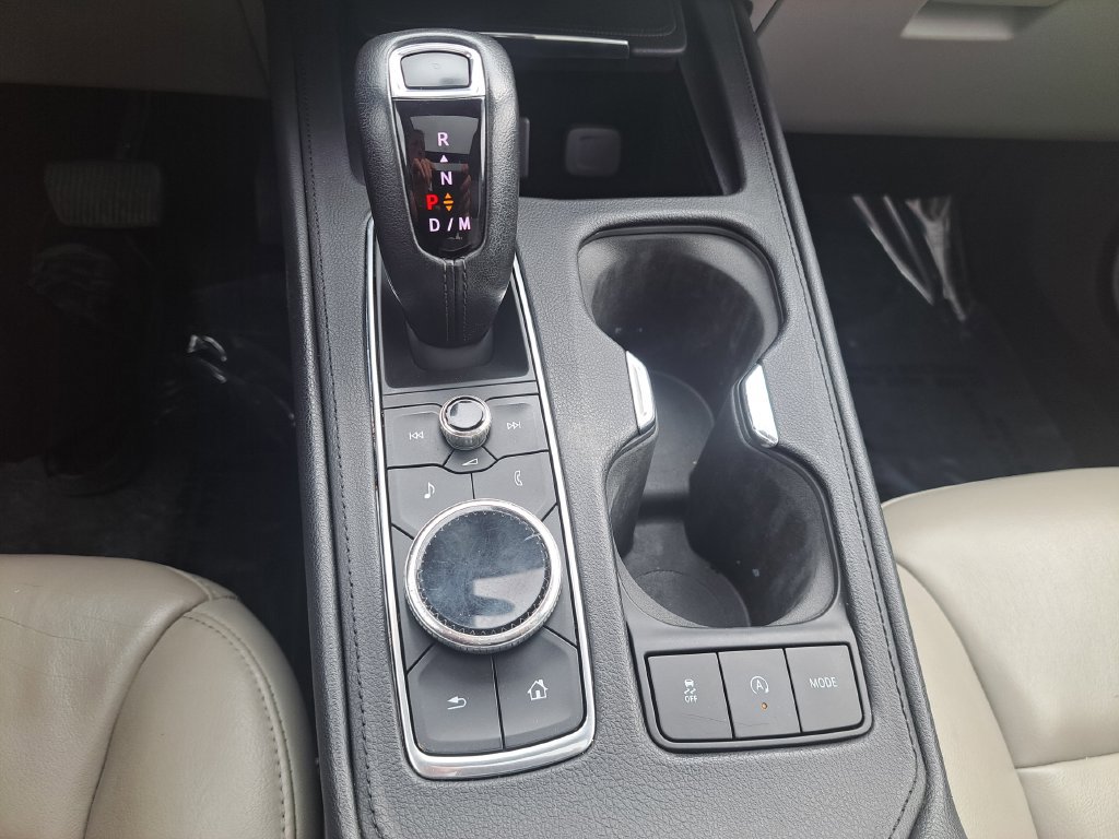 Used 2019 Cadillac XT4 Premium Luxury w/ Cold Weather Package FWD image 17