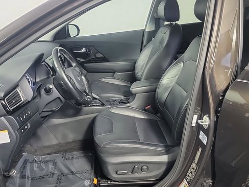 Used 2017 Kia Niro Touring w/ Advanced Technology Package image 19