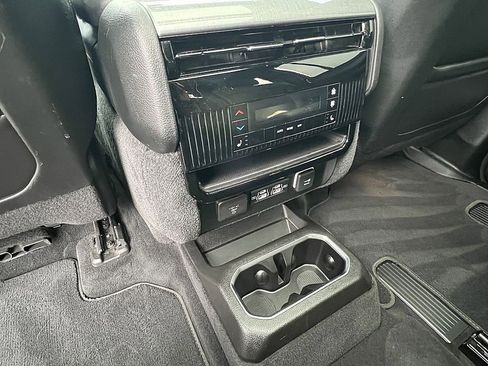 Used 2022 Jeep Wagoneer Series III image 12