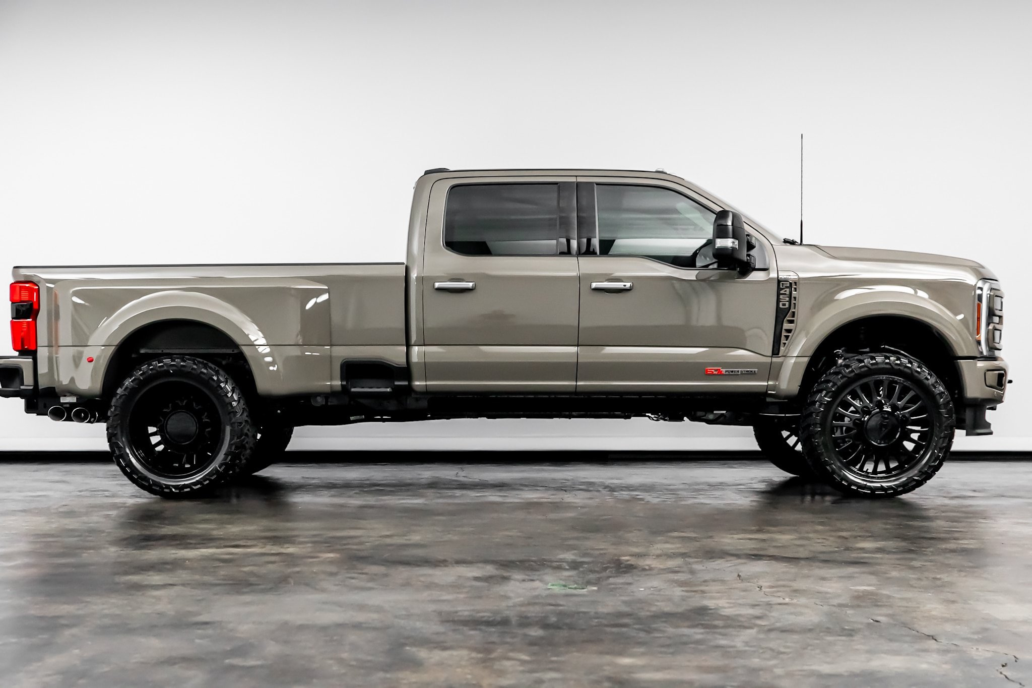 Used 2026 Ford F450 Platinum w/ Platinum Plus Package AWD/4WD image 22