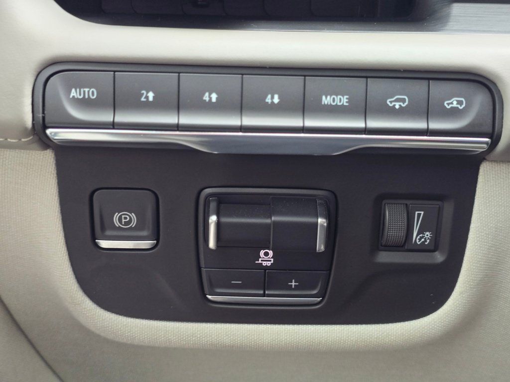 Used 2021 Cadillac Escalade Sport Platinum w/ LPO, ONYX Package AWD/4WD image 40