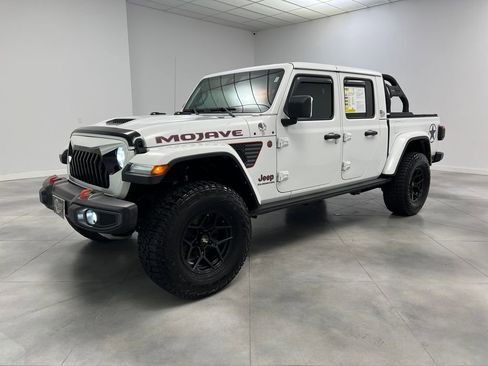 Used 2021 Jeep Gladiator Mojave w/ Dual Top Group AWD/4WD image 3