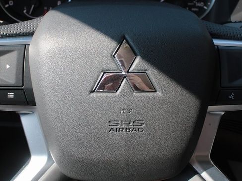 New 2025 Mitsubishi Outlander SE image 14