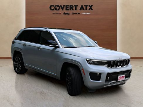 Used 2022 Jeep Grand Cherokee Overland w/ Luxury Tech Group IV RWD image 7