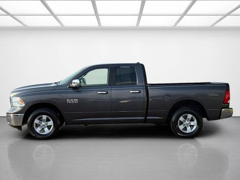 Used 2017 RAM 1500 Classic SLT AWD/4WD image 2