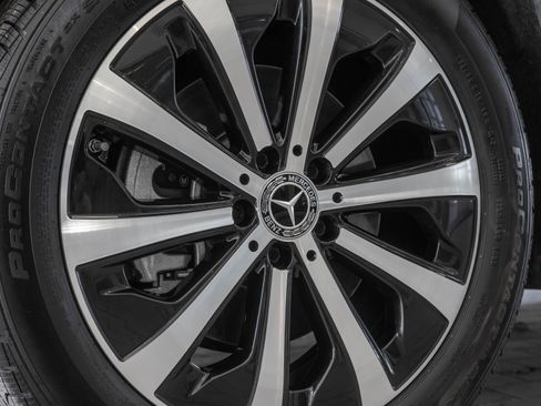 Used 2023 Mercedes-Benz GLB 250 4MATIC image 31