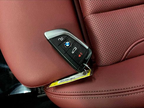 Used 2025 BMW 330i Sedan w/ Premium Package image 14