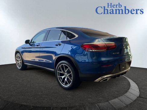 Used 2023 Mercedes-Benz GLC 300 4MATIC image 3