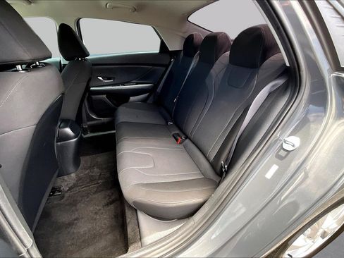 Used 2023 Hyundai Elantra SE FWD image 25
