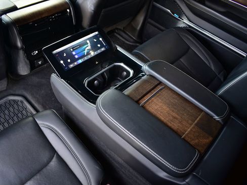 Used 2022 Jeep Grand Wagoneer Series II w/ Premium Group II image 31