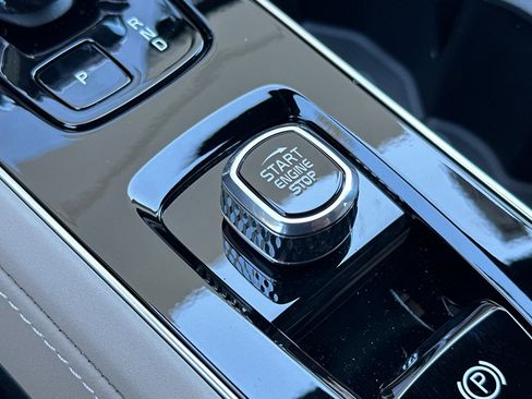 New 2026 Volvo XC90 T8 Plus image 21