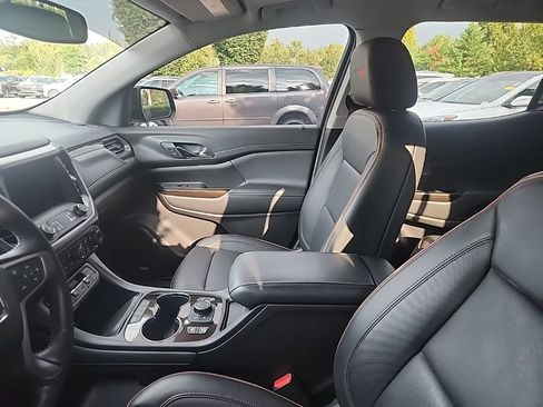 Used 2022 GMC Acadia AT4 w/ Technology Package AWD/4WD image 6