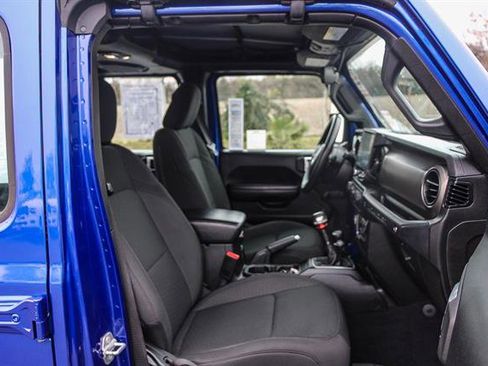 Used 2018 Jeep Wrangler Unlimited Sport image 16