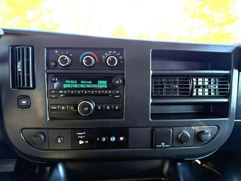 Used 2017 Chevrolet Express 3500 LT w/ LT Preferred Equipment Group image 12