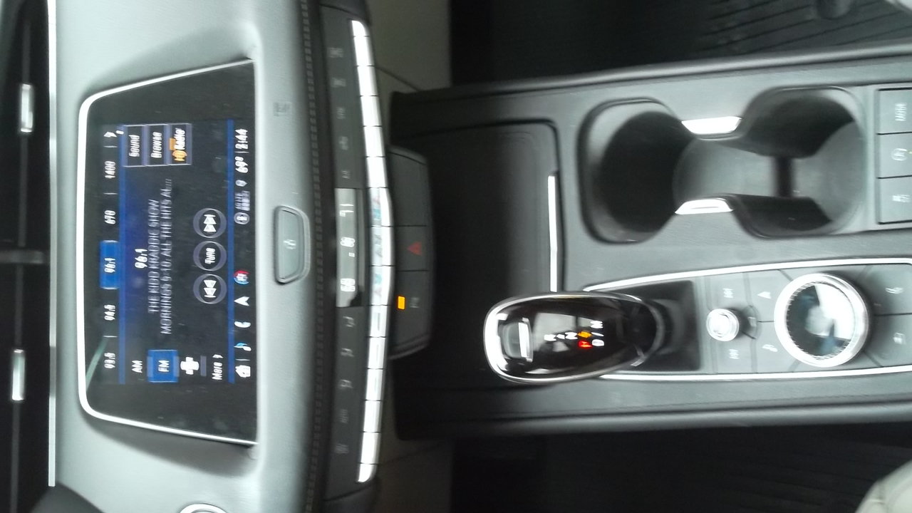 Used 2021 Cadillac XT4 Premium Luxury FWD image 13