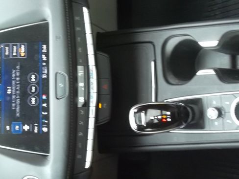 Used 2021 Cadillac XT4 Premium Luxury FWD image 13