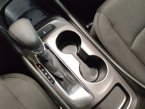 Used 2022 Chevrolet Malibu LS FWD image 26