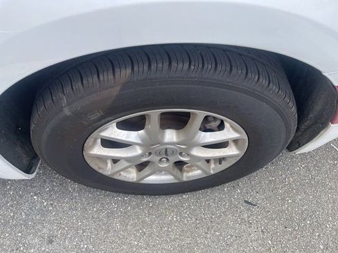 Used 2023 Chrysler Pacifica Touring-L FWD image 6