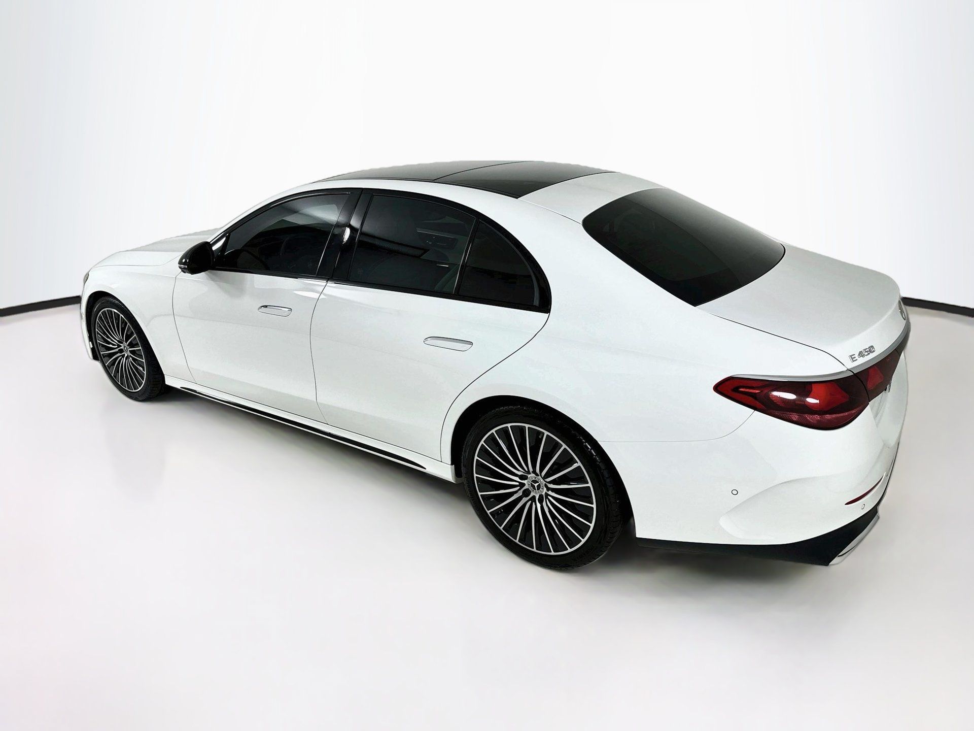 Used 2025 Mercedes-Benz E 450 4MATIC Sedan image 6