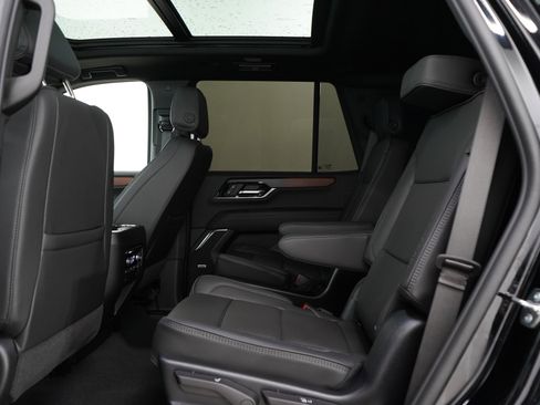 Used 2025 GMC Yukon Denali w/ Sun & Power Step Package AWD/4WD image 16