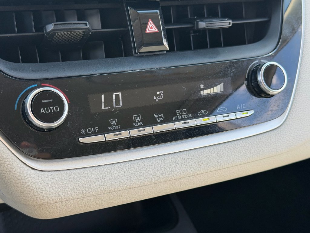 Used 2022 Toyota Corolla LE FWD image 22