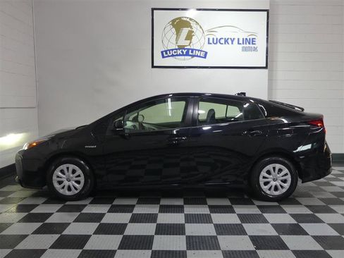Used 2022 Toyota Prius LE image 7